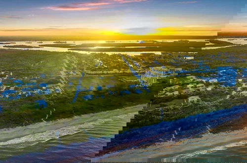 Foto 54 - Secluded Beachfront Vibes Surf Pet Friendly