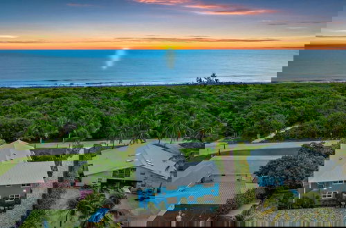 Foto 53 - Secluded Beachfront Vibes Surf Pet Friendly