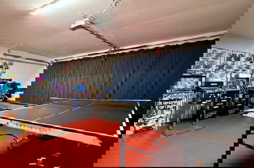 Foto 21 - 3 Bed Pool Home With Video Arcade Games 3 Bedroom Home by RedAwning