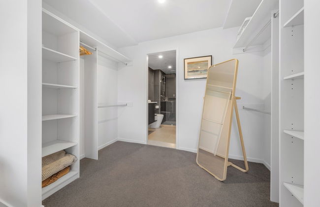 cozy 2BR with free parking & wifi - Foto 3