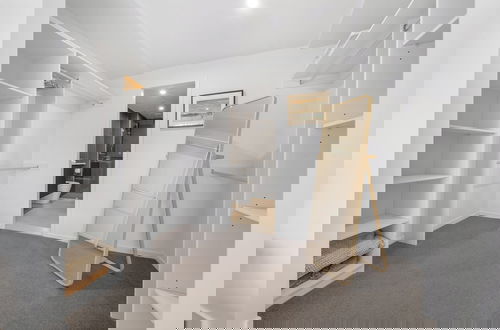 Photo 3 - cozy 2BR with free parking & wifi