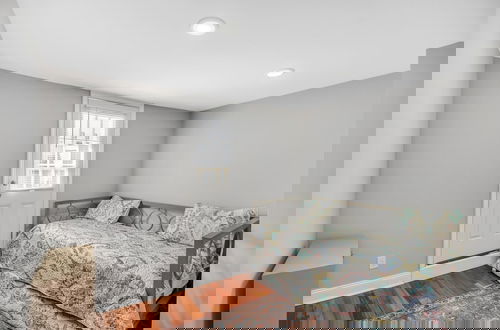 Foto 3 - Enjoy Your Stay In This Amazing Location In Philadelphia! 4 Bedroom Home by RedAwning