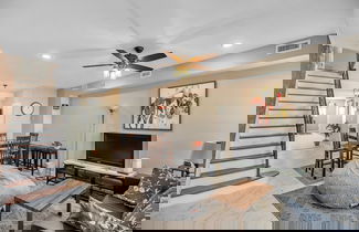 Foto 1 - Enjoy Your Stay In This Amazing Location In Philadelphia! 4 Bedroom Home by RedAwning