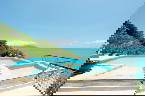 Foto 25 - Villa Azure with Infinity Pool