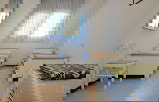 Foto 3 - White Apartment With Terrace - Beahost