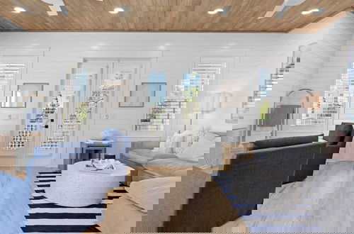 Foto 44 - Luxe 5bdr, 2 Blocks to Beach, Hot Tub, Balcony 30A The Reel Mccoy by Avantstay