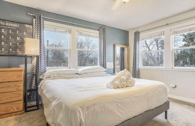 2BR Central Location Big Backyard & Dog Friendly! - Foto 2