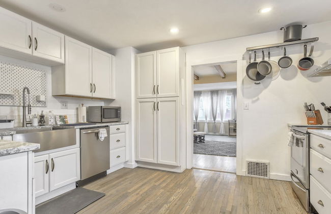 2BR Central Location Big Backyard & Dog Friendly! - Foto 12