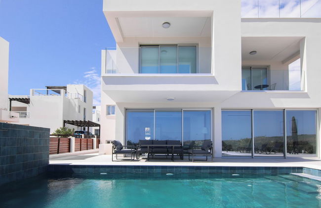 Phaedrus Living: Luxury Seaview Coral Bay Villa - Photo 2