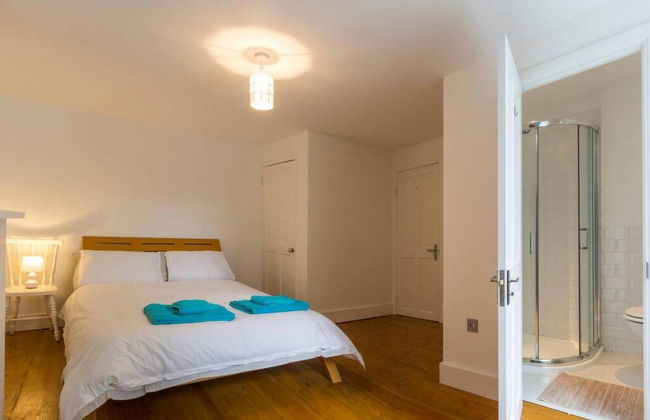 Host Stay Victoria Gardens - Photo 4