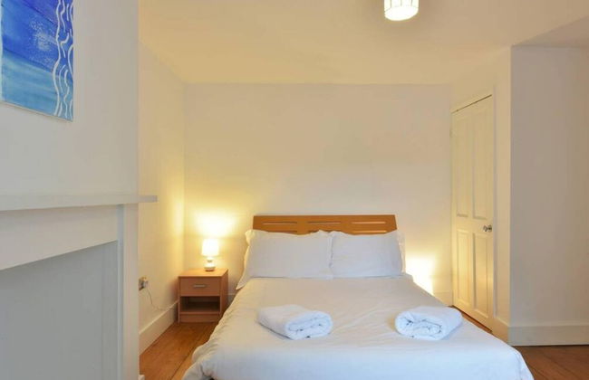 Host Stay Victoria Gardens - Photo 16