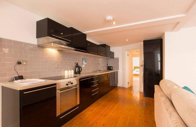 Host Stay Victoria Gardens - Photo 3