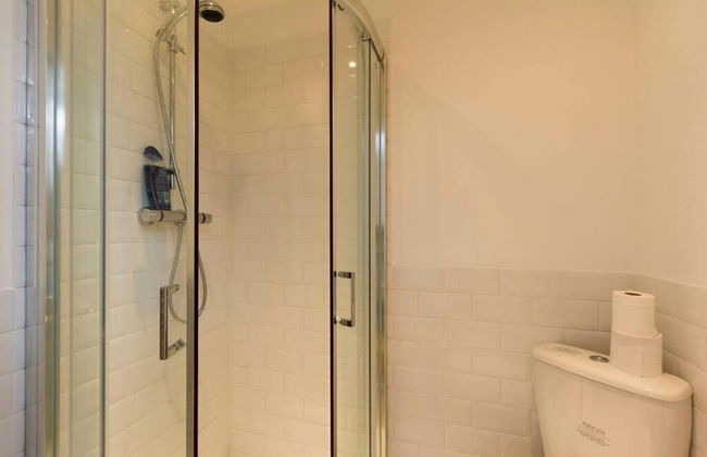 Host Stay Victoria Gardens - Photo 12