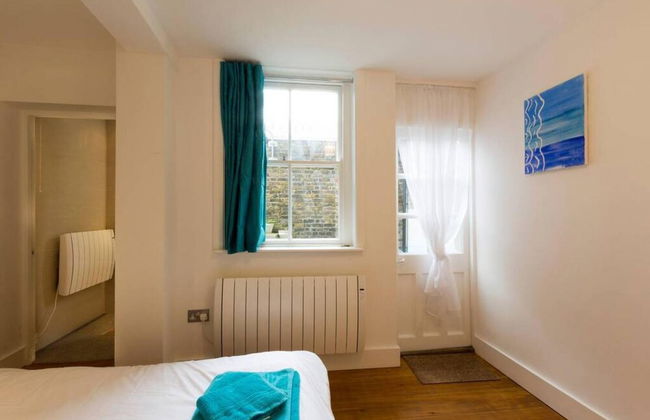 Host Stay Victoria Gardens - Photo 9
