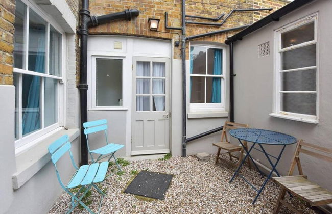 Host Stay Victoria Gardens - Photo 8