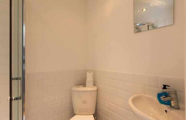 Host Stay Victoria Gardens - Photo 13