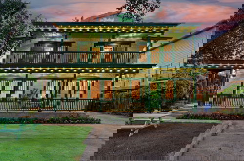 Photo 22 - Greenhouse Uptown