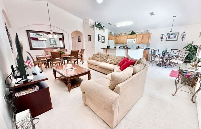 Cozy 4 Bed Pool Home With Game Room 4 Bedroom Home by RedAwning - Foto 16