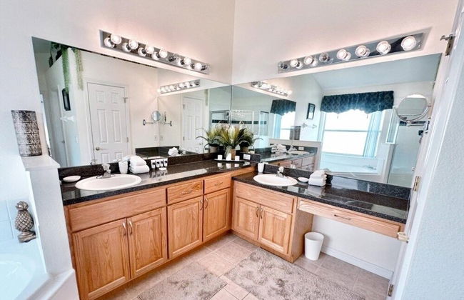 Cozy 4 Bed Pool Home With Game Room 4 Bedroom Home by RedAwning - Foto 19