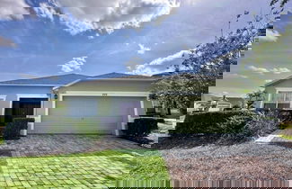 Foto 1 - Cozy 4 Bed Pool Home With Game Room 4 Bedroom Home by RedAwning