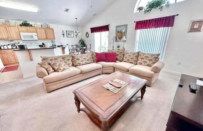 Cozy 4 Bed Pool Home With Game Room 4 Bedroom Home by RedAwning - Foto 13