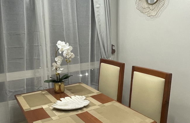 Mesavirre Bacolod | Elegantly Furnished 1BDM w/Balcony @ LOPEZ LUX. - Photo 9