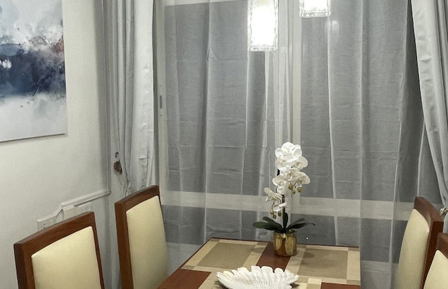 Mesavirre Bacolod | Elegantly Furnished 1BDM w/Balcony @ LOPEZ LUX. - Photo 7