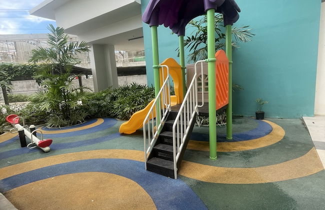 Mesavirre Bacolod | Elegantly Furnished 1BDM w/Balcony @ LOPEZ LUX. - Photo 45