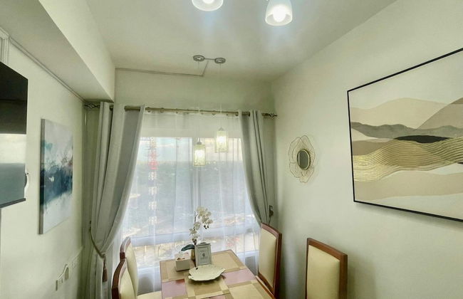Mesavirre Bacolod | Elegantly Furnished 1BDM w/Balcony @ LOPEZ LUX. - Photo 12