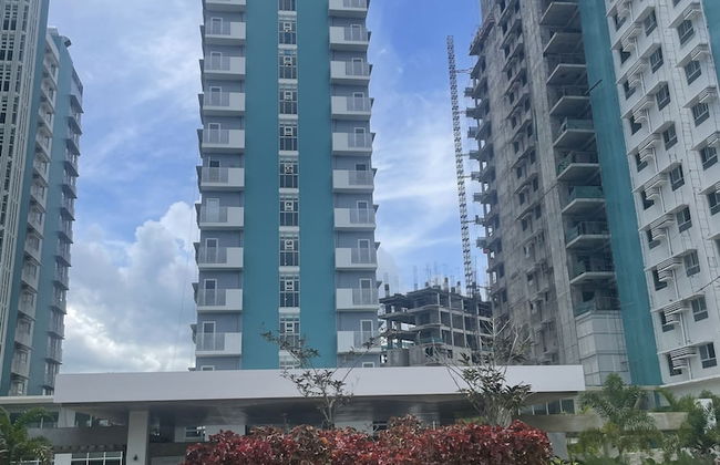 Mesavirre Bacolod | Elegantly Furnished 1BDM w/Balcony @ LOPEZ LUX. - Photo 51