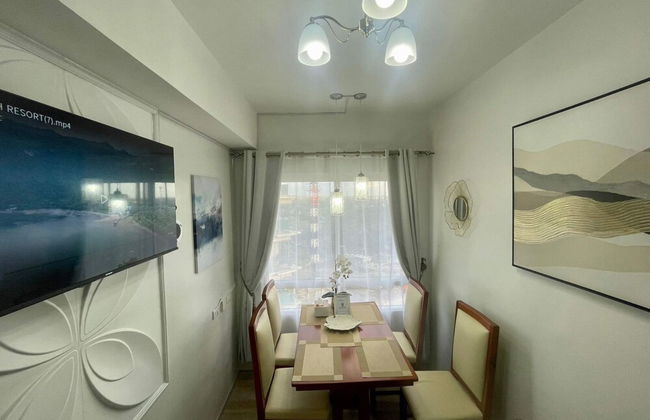 Mesavirre Bacolod | Elegantly Furnished 1BDM w/Balcony @ LOPEZ LUX. - Photo 11