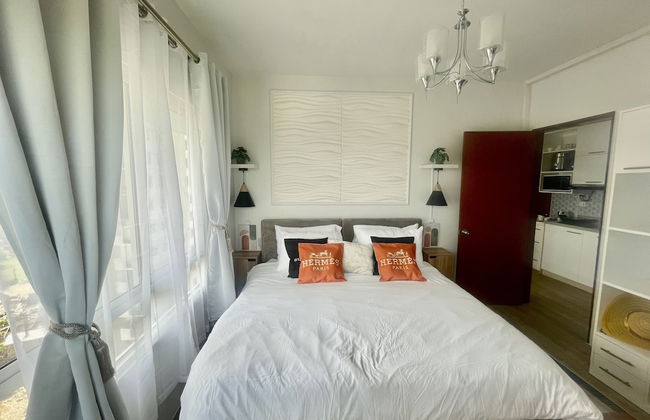 Mesavirre Bacolod | Elegantly Furnished 1BDM w/Balcony @ LOPEZ LUX. - Photo 4
