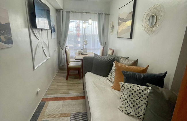 Mesavirre Bacolod | Elegantly Furnished 1BDM w/Balcony @ LOPEZ LUX. - Photo 32