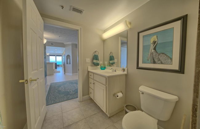 Cozy Condominium with Astonishing View from Spacious Balcony - Unit 0401 by RedAwning - Foto 20