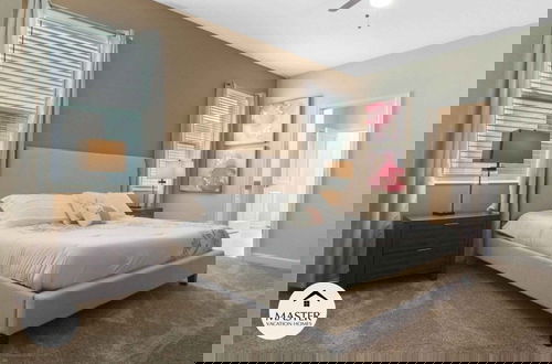 Foto 4 - 9 Bedrooms S / Storey Lake Home by RedAwning