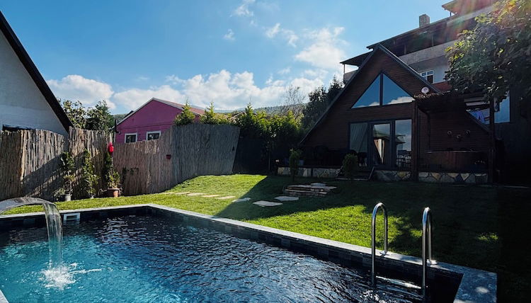 Photo 1 - Maşukiye Pink House Bungalow