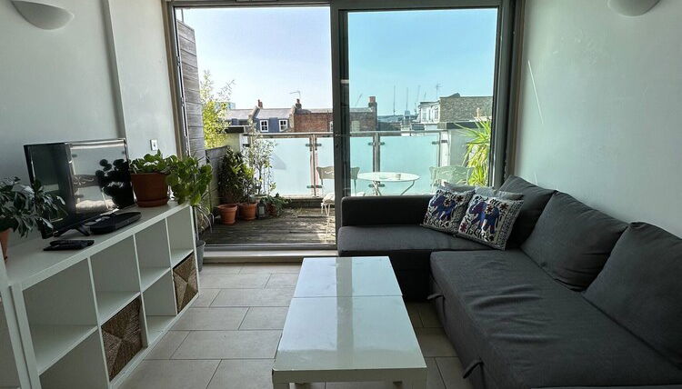 Foto 1 - Bright And Airy Islington Apartment