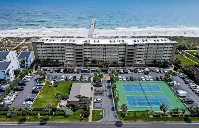 Fully Remodeled Condo with Atlantic Ocean View and Access to Private Fishing Pier by RedAwning - Foto 58