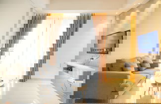 Foto 1 - Modern Look And Nice 2Br Gold Coast Apartment Near Pik