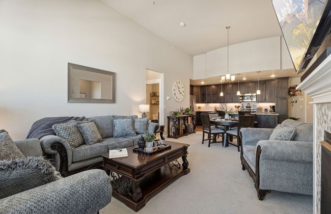 Serene Retreat With Hot Tub, Sauna, Pool & Gym - Photo 14