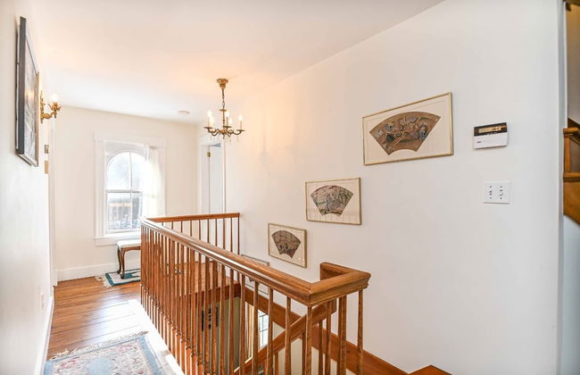 4 BDR w/ Private Hot Tub, Backyard and Deck! - Foto 27