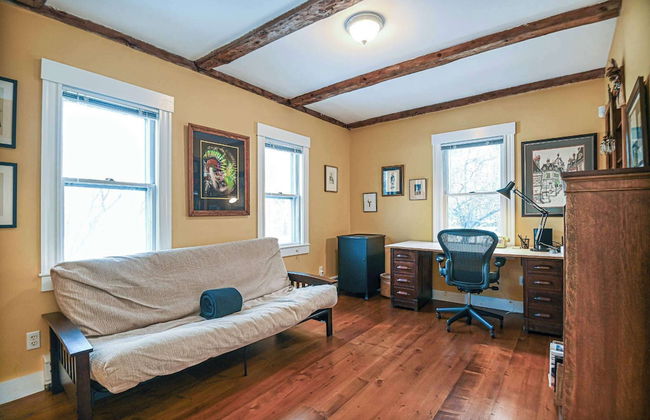4 BDR w/ Private Hot Tub, Backyard and Deck! - Foto 29