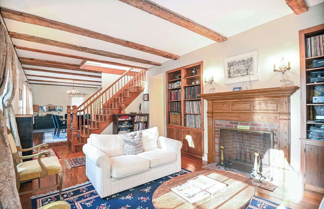 4 BDR w/ Private Hot Tub, Backyard and Deck! - Foto 15