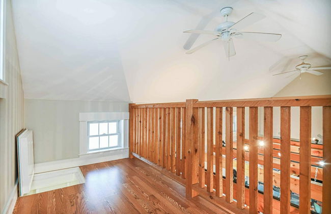 4 BDR w/ Private Hot Tub, Backyard and Deck! - Foto 28