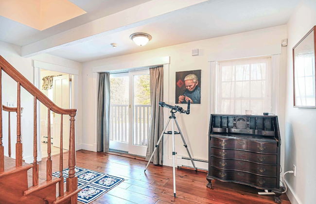 4 BDR w/ Private Hot Tub, Backyard and Deck! - Foto 24