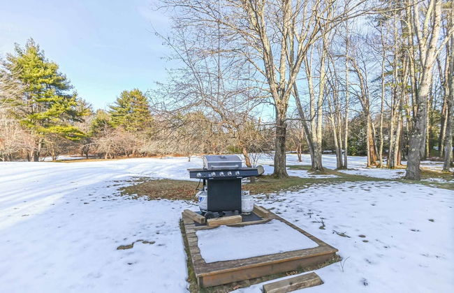 4 BDR w/ Private Hot Tub, Backyard and Deck! - Foto 30