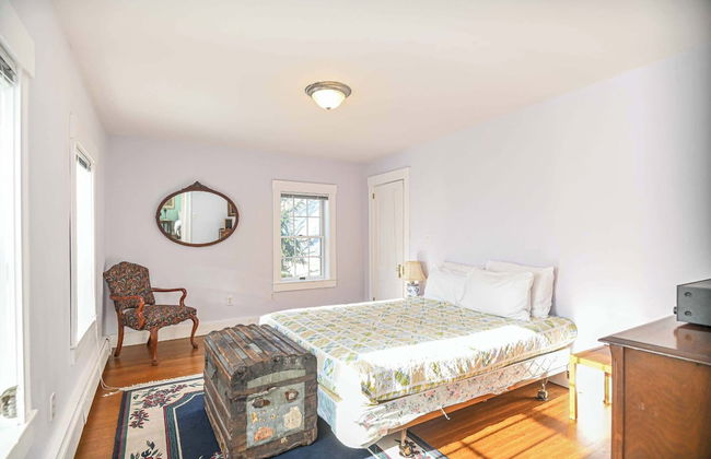 4 BDR w/ Private Hot Tub, Backyard and Deck! - Foto 5