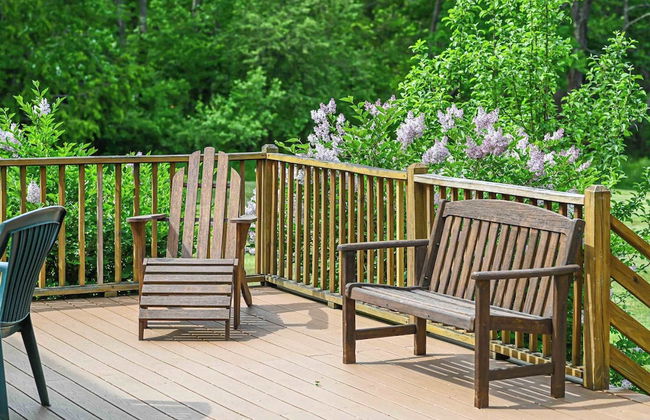 4 BDR w/ Private Hot Tub, Backyard and Deck! - Foto 38