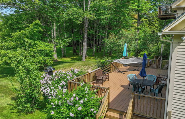 4 BDR w/ Private Hot Tub, Backyard and Deck! - Foto 34