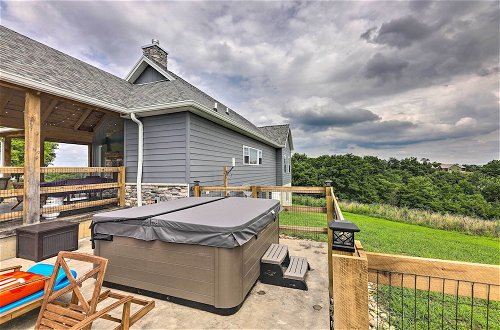 Photo 2 - Chic Williamstown Retreat With Pool & Hot Tub